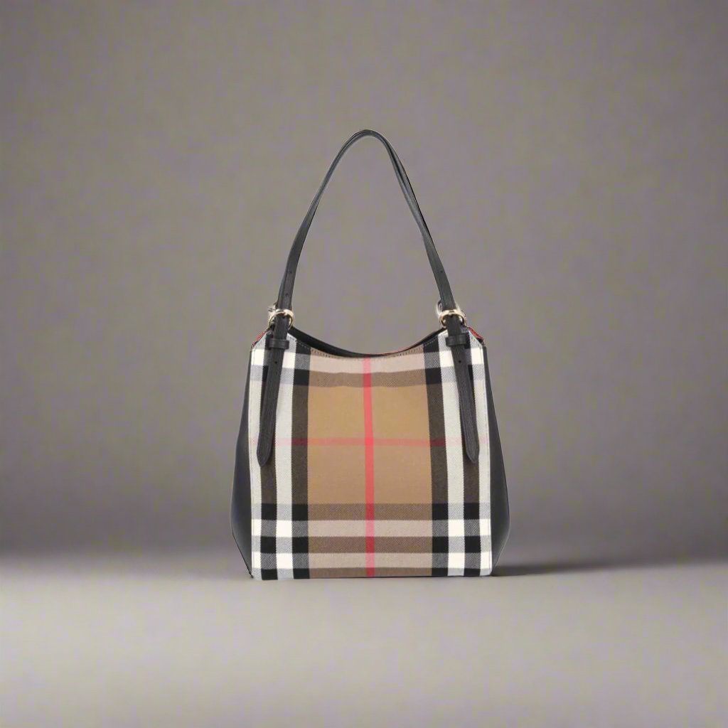 Bolsos de hombro de piel a cuadros negros de Burberry 