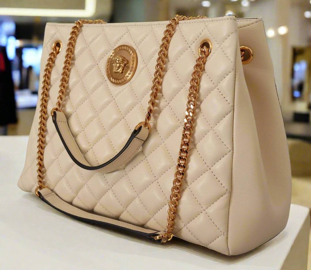 Sac fourre-tout élégant en cuir nappa matelassé blanc VERSACE