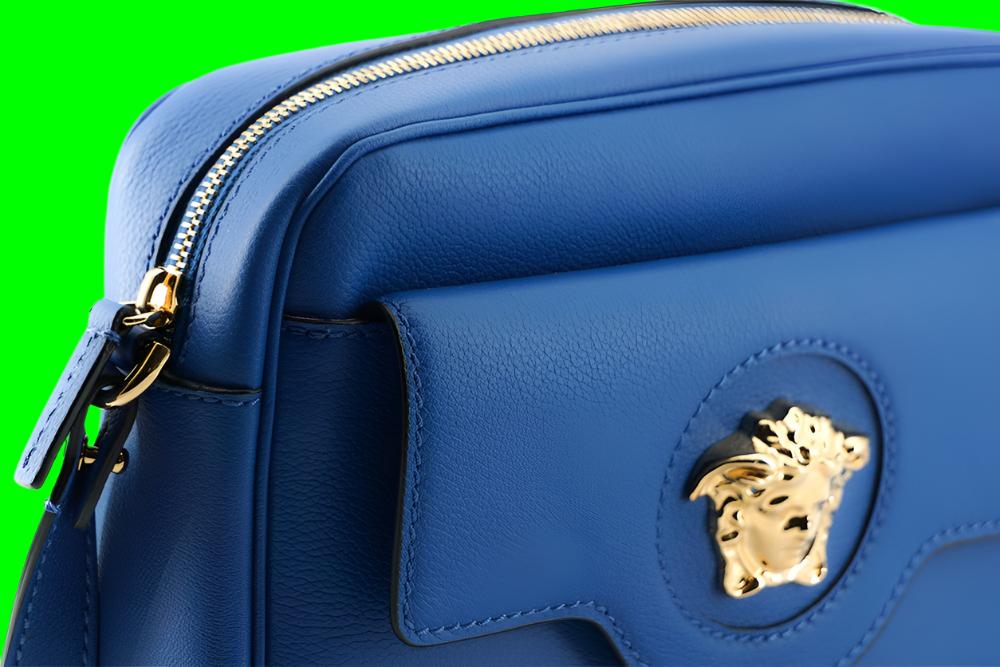 Sac pour appareil photo élégant en cuir de veau bleu VERSACE