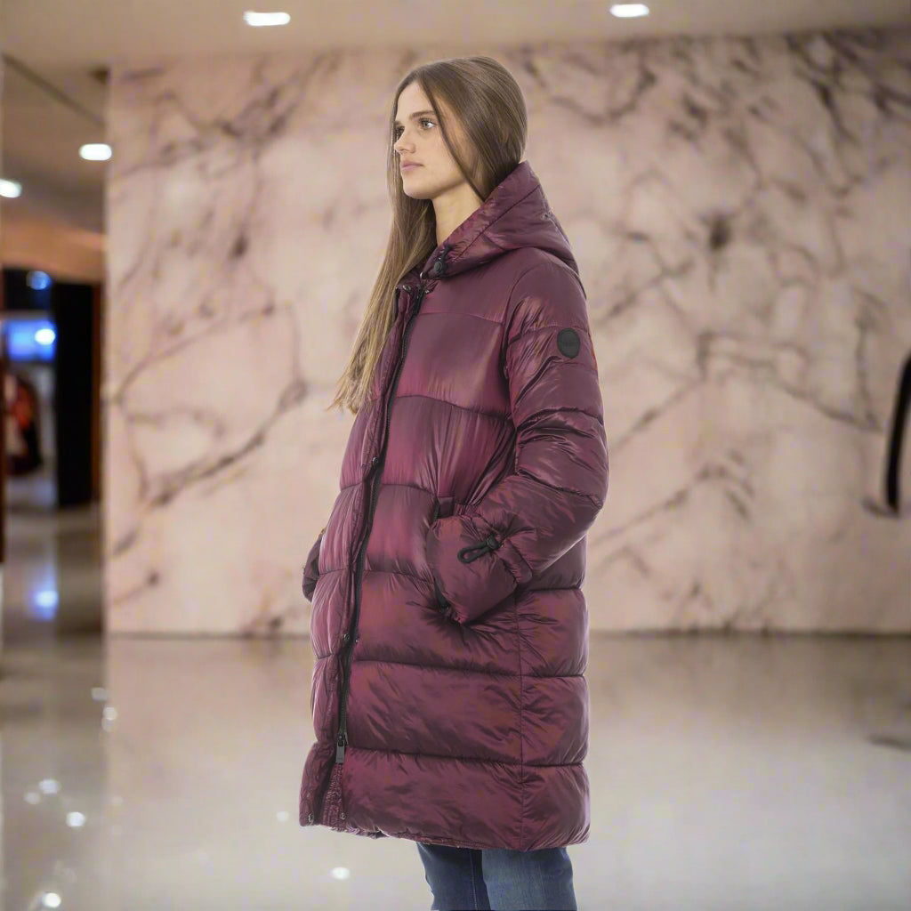 Chaquetas acolchadas con capucha rojas para mujer de Baldinini Trend 