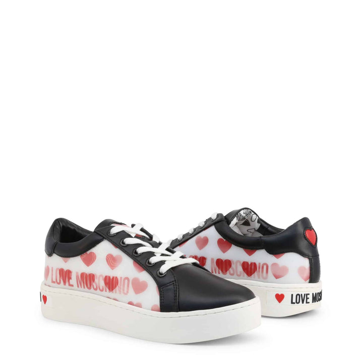 J'adore les baskets Moschino 