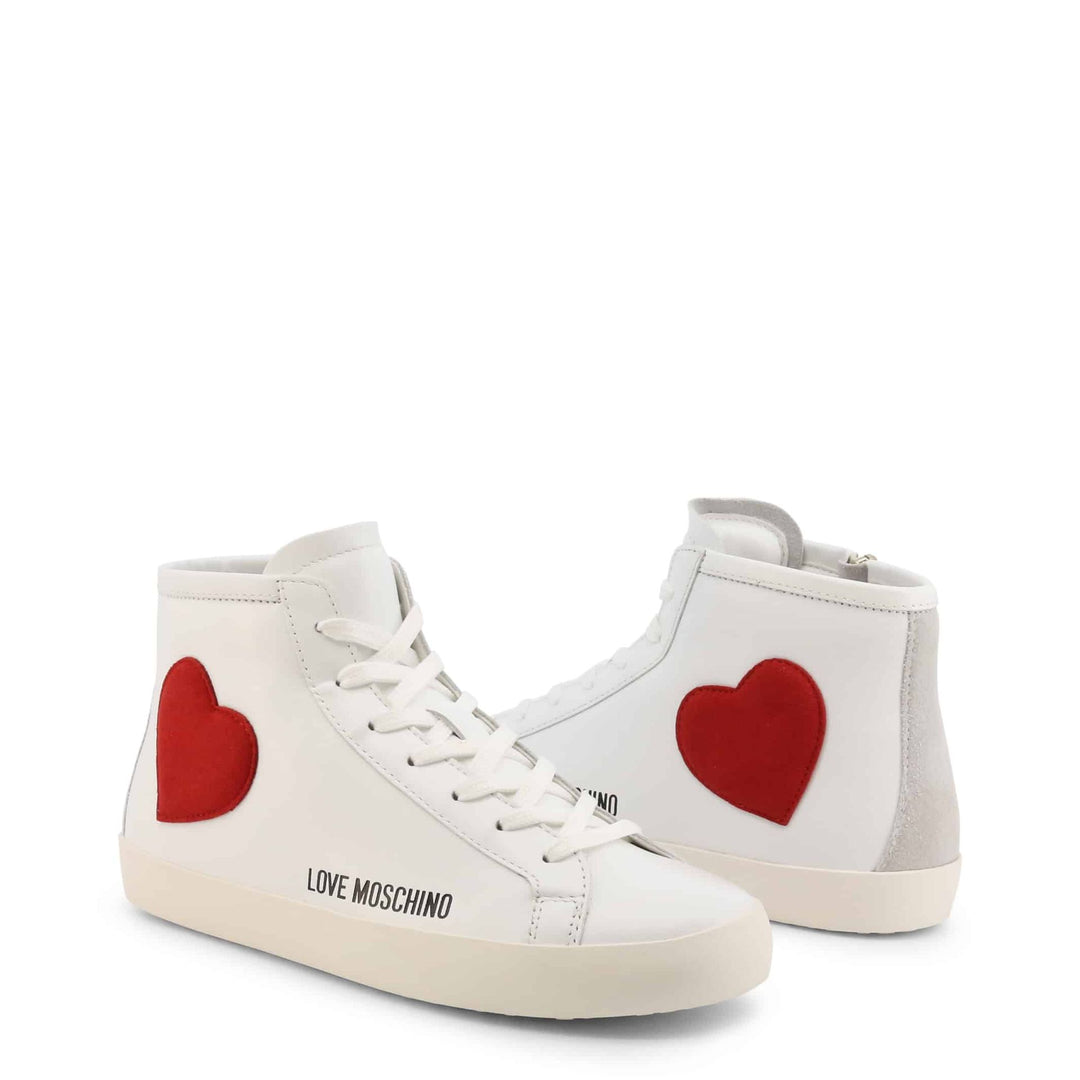 J'adore les baskets Moschino 