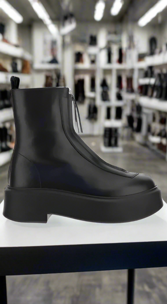 THE ROW women's black calfskin ANKLE BOOTS ITALY