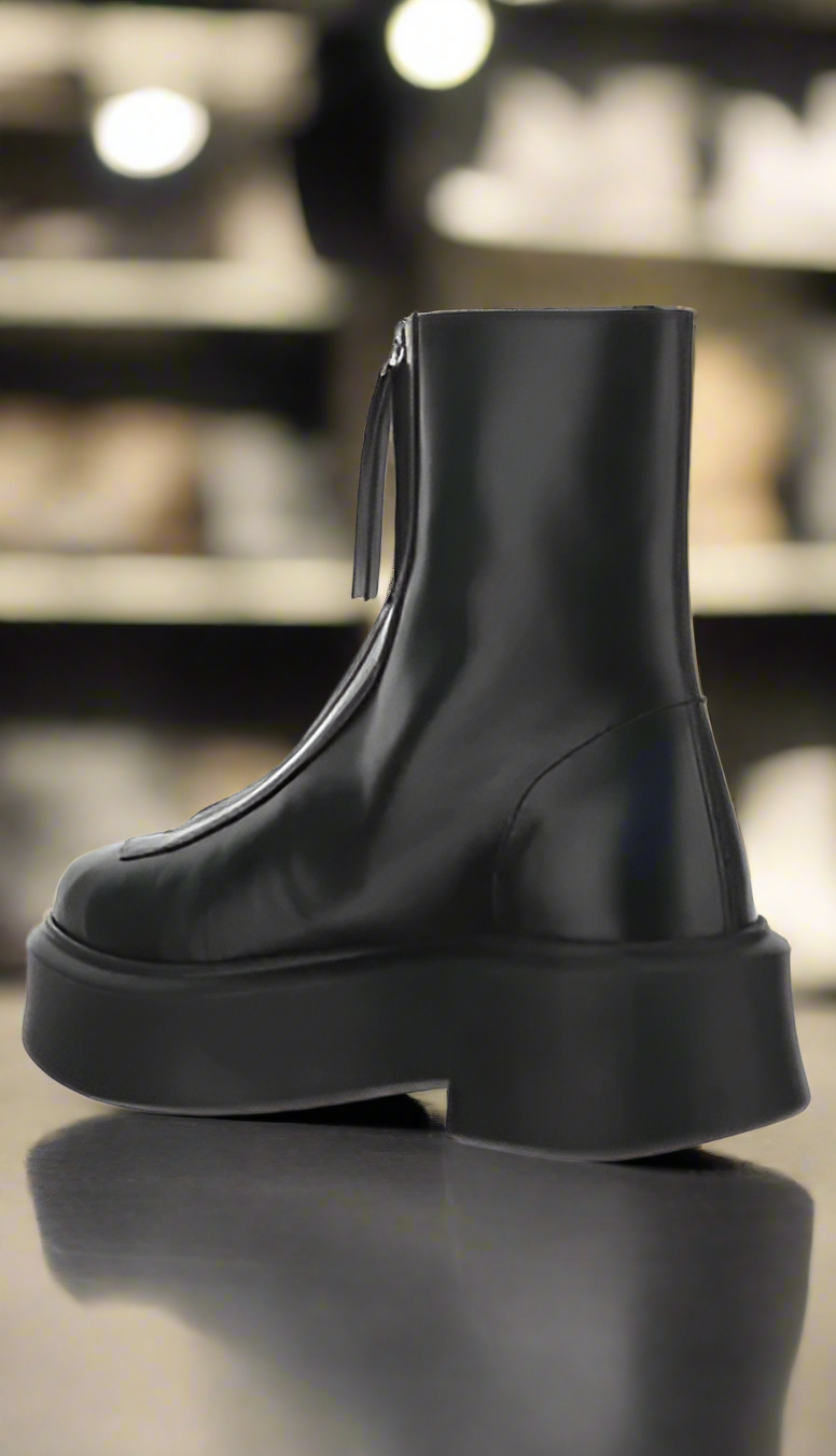 THE ROW women's black calfskin ANKLE BOOTS ITALY