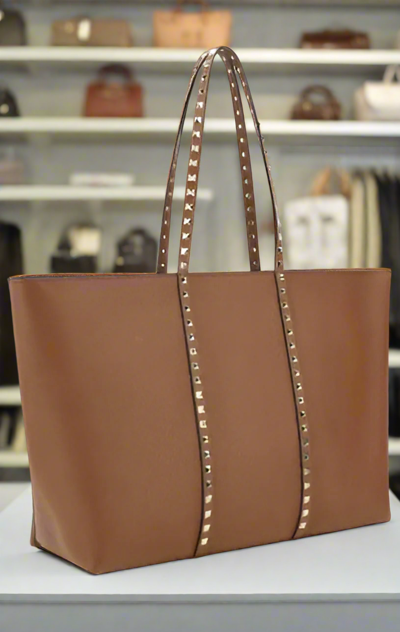 BOLSO TOTE ROCKSTUD de cuero marrón Valentino Garavani 