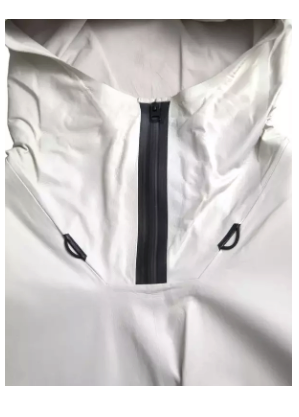 CHAQUETA BLUSON IMPERMEABLE DE PIEL BLANCA PARA HOMBRE DE BOTTEGA VENETA