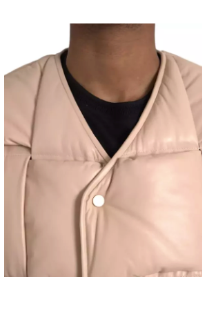 CHAQUETA DE PIEL DE BECERRO SIN MANGAS ACOLCHADA EN COLOR BEIGE DE BOTTEGA VENETA