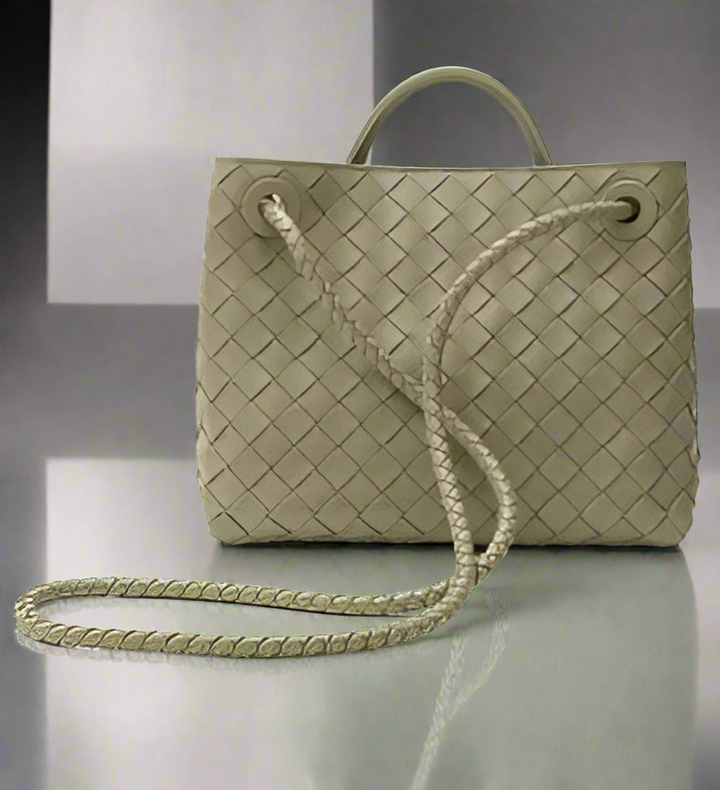 BOLSO DE MANO DE PIEL VERDE DE BOTTEGA VENETA