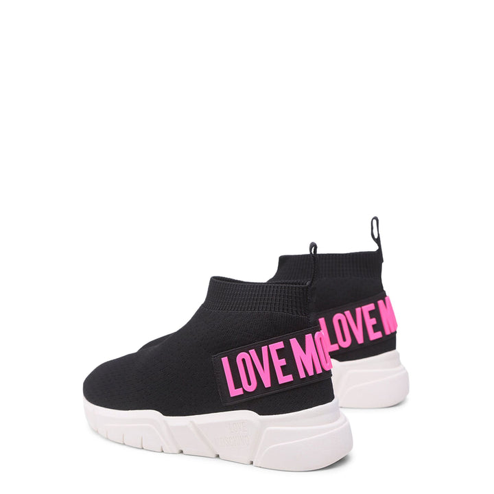 J'adore les baskets Moschino 