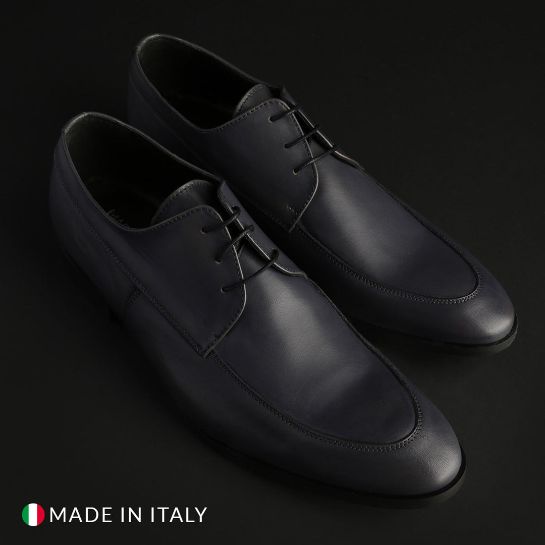 Hecho en Italia con cordones 